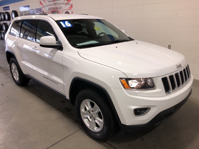 $22,232 2016 Jeep Grand Cherokee Laredo Bright White Clearcoat 4d Sport 